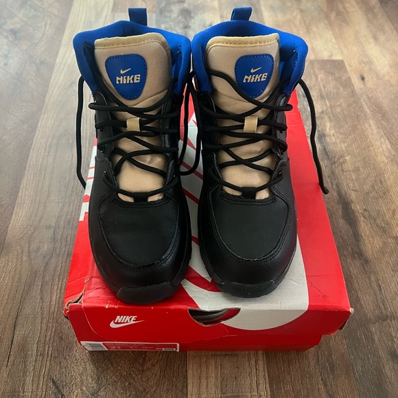 Other - Nike Manoa Boot